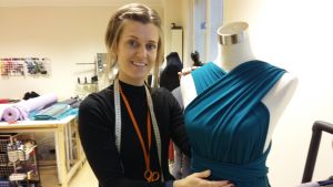 Kläddesigner Elin Sandholm talar för en etisk klädbransch