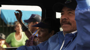 President Ortega och hans fru Rosario Murillo. Nicaraguas president Daniel Ortega och hans fru Rosario Murillo deltar i en stöddemonstration ordnad av presidentens anhängare.
