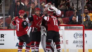 Arizona Coyotes firar segern. Arizona Coyotes firar segern.