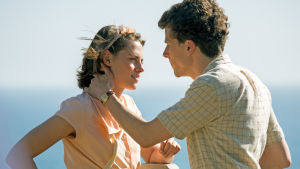 Café Society Kristen Stewart ja Jesse Eisenberg elokuvassa Café Society