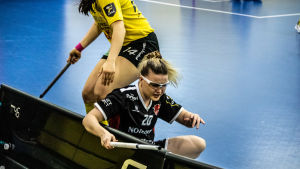 SB-Pro tryckte gasen i bottnen i den sjätte finalen. Vild tackling vid sargen.