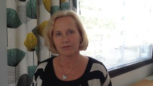Lisbeth Hemgård på FDUV anser att Kårkulla i flera år inte gjorde tillräckligt i huvudstadsregionen. Lisbeth Hemgård är verksamhetsledare för FDUV.