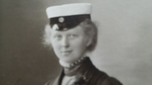 Hilma Granqvist blev student 1911 från Svenska Fortbildningsläroverket. Hilma Granqvists studentfoto. Hilma kom att bli Finlands första kvinnliga doktor i sociologi.