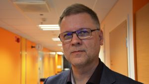 Chefsöverläkare Auvo Rauhala Auvo Rauhala, chefsöverläkare på Vasa centralsjukhus.
