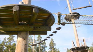 Framtiden ligger kanske i upplevelseindustrin. Klätterbana vid Sirius resort i Pyttis.