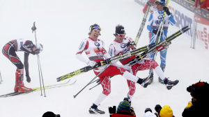 Devon Kershaw och Alex Harvey vann VM-guld i teamsprint 2011. Harvey tog sitt andra guld på 50 km i Lahtis 2017. Devon Kershaw och Alex Harvey, 2011.