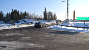 Övergångsställen saknas i korsningen vid avtaget mot Borgå. Uppfart från motorväg vid Gammelby i Lovisa.