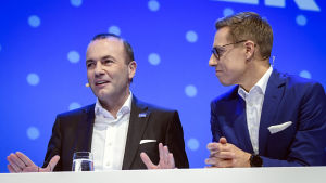 Manfred Weber (t.v.) valdes till EPP:s toppkandidat vid EPP:s partikongress i Helsingfors i höstas. Finlands Alexander Stubb var Webers motkandidat. Alexander Stubb och Manfred Weber