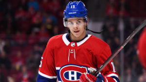 Jesperi Kotkaniemi jämförs redan med NHL-legendarer. Närbild på Jesperi Kotkaniemi i Montreals tröja.