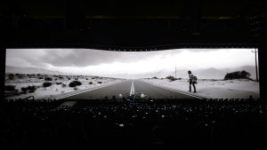Här behövs ett långt intro. U2 gör Where the streets have no name, 40 år senare. Where the streets have no name, live 40 år senare.