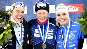 Minkens Julia Häger med sitt silver i FM i Vörå.