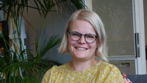 Anna Siippainen är utvärderingsexpert vid Nationella centret för utbildningsutvärdering. För att uppnå bättre kvalitet behöver vi utbildning för personalen och mera lön, säger hon. Anna Siippainen är utvärderingsexpert vid Nationella centret för utbildningsvärdering.