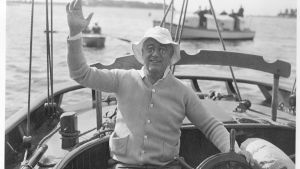 Franklin D. Roosevelt ombord på skutan the Amberjack II i juni 1933 FDR sailing from Marion, MA to Campobello aboard the Amberjack II. June 1933