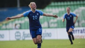 HJK:s 20-åriga Eveliina Summanen är fortfarande färsk i landslaget. Eveliina Summanen.