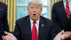 President Trump under en underteckningsceremoni i Ovala rummet på torsdagen 11.10. President trump under en underteckningsceremoni i Ovala rummet på torsdagen 11.10.