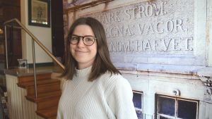 Anna Öhman arbetar för ökad trygghet vid Nylands Nation. Anna Öhman fungerar som kurator vid Nylands nation.