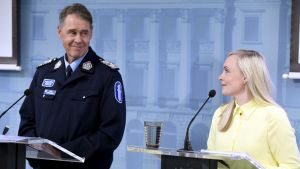 Polisöverdirektör Seppo Kolehmainen och inrikesminister Maria Ohisalo under presskonferensen. Polisöverdirektör Seppo Kolehmainen och inrikesminister Maria Ohisalo håller presskonferens.