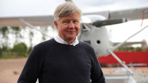 Mycket utvecklingsverksamhet för elflyg och obemannad luftfart kommer flytta in på Pyttis flygplats, säger Redstone Aeros styrelseordförande, Esa Korjula. En man.