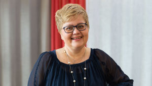 Vd Minna Korkiakoski-Västi på Soite är rädd att det kan bli uppsägningar om nya samarbetsförhandlingar inleds. Porträtt av Minna Korkiakoski-Västi