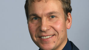 Ola Berge är seniorforskare och författare till rapporten, Telemarksforsking. En leende man.