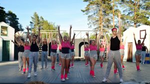 Footloose har aldrig tidigare satts upp i Finland. Premiären på raseborgs sommarteater 29 juni.