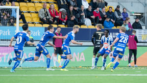 HJK i en klass för sig 2017, vann den inhemska dubbeln. HJK lär få fira snart igen, kanske redan i kväll?