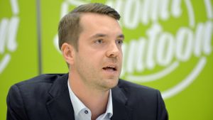 Centerns partisekreterare Jouni Ovaska vill igen diskutera möjligheterna för ett dubbelval nästa år. Jouni Ovaska, partisekreterare för Centern.