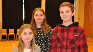 Saga Kallio, Ava Schüller och Oscar Schultz medger att det känns lite pirrigt inför den stora premiären som äger rum i medlet av mars. Saga, Ava och Oscar medverkar alla i skoloperan Djurens palnet.