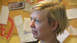 Elinor Rehnström. Elinor Rehnström, en dam med ljust hår och en svart tröja.