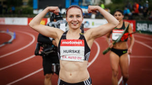 Reetta Hurske poserar glatt.