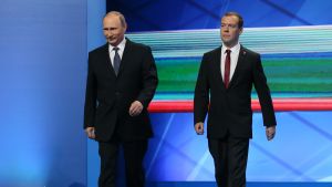 Medvedev och Putin på Enade Rysslands partikongress i Moskva 2016. Dmitrij Medvedev och Vladimir Putin på Enade Rysslands partikongress i juni 2016