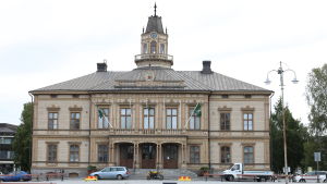 Rådhuset i Jakobstad byggdes 1854 då det tidigare rådhuset brunnit ner. Rådhuset i Jakobstad