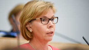 SFP:s ordförande Anna-Maja Henriksson i riksdagen sommaren 2016.