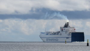 Att utveckla sjöfarten i en hållbar riktning skulle vara en viktig miljöåtgärd. Ett fartyg ute på havet.