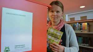 Glöm inte bort biblioteket i sommar, säger Anna-Maija Koskimies-Hellman, bibliotekspedagog. Anna-Maija Koskimies-Hellman