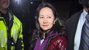 Huawei-chefen Meng Wangzhou i Vancouver på tisdagen då hon släpptes mot borgen. Huawei-chefen Meng Wangzhou i Vancouver på tisdagen då hon släpptes mot borgen.