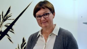 Anneli Pahta anser att större åtgärder behöver göras för att få kommunens ekonomi i balans, något hon hoppas man lyckas med redan år 2020. Anneli Pahta.