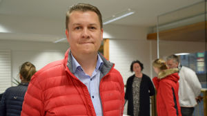 Niklas Turku är nöjd med att en del av bostadsmässområdet har berggrund. En man.