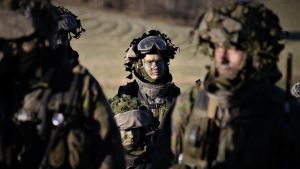 Både svenska och finländska trupper deltog i Natos storövning Trident Juncture i Norge hösten 2018. Suomalaisia rannikkojääkäreitä Nato Trident Juncture 18 -harjoituksessa Trondheimissa, Norjassa.