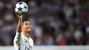 Cristiano "Jag har gjort 100 mål i Champions League" Ronaldo. Cristiano Ronaldo gjorde mål nr 100 mot Bayern i Champions League.