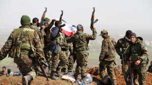 Syriska regeringsstyrkor har under de senaste veckorna ryckt fram i den sydvästra provinsen Daraa nära den jordanska gränsen Syriska regeringsstyrkor har under de senaste veckorna ryckt fram i den sydvästra provinsen Daraa nära den jordanska gränsen