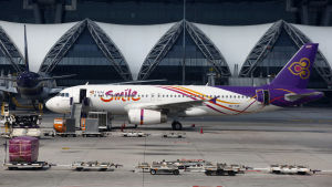 Den 18-åriga Rahaf Mohammed al-Qunun stoppades på Suvarnabhumi-flygplatsen i Bangkok då hon skulle flyga vidare till Australien för att ansöka om asyl. Den 18-åriga Rahaf Mohammed al-Qunun stoppade på Suvarnabhumi-flygplatsen i Bangkok då hon skulle flyga vidare till Australien för att ansöka om asyl