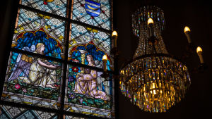 Morteza "Moori" Naseri döptes till den kristna tron här i Lovisa kyrka i november 2017. Detaljer från Lovisa kyrka.