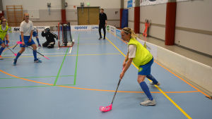 3+4 på fyra matcher i Blue Fox för Lena Gillberg. Lena Gillberg håller bollen i sarghörnan.