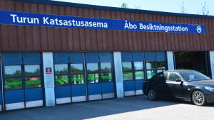 A-Katsastus lokaler på Offerkällsgatan i Åbo. A-Katsastus Åbo-Offerkällsgatan
