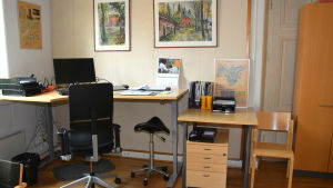 Stadshuset är i dag ett hus med många rum för kontor. Men det har inte alltid varit en kontorsbyggnad, säger Ekholm. Ett kontor.