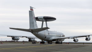 Ett amerikanskt övervakningsplan på Ørlands flygbas. Yhdysvaltalainen AWACS-tiedustelukone Örlandin lentotukikohdassa Norjassa.