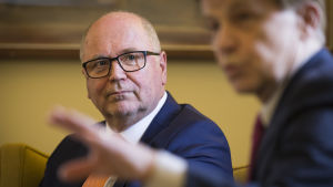 Socialdemokraternas veteranpolitiker Eero Heinäluoma har redan tidigare meddelat att han ställer upp i EU-valet. Eero Heinäluoma ja Mauri Pekkarinen tiedotustilaisuudessa eduskunnassa.