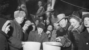 Uudenvuoden tinan valantaa Helsingissä (1950-luku)