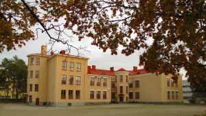 Brändös finska skolas framtid är ännu osäker. Palossaren koulu på Brändö i Vasa.